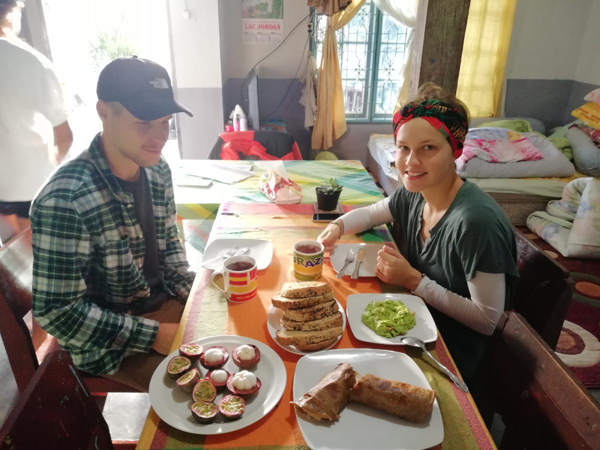 Smiley'S Homestay เบอราสตากี ภายนอก รูปภาพ