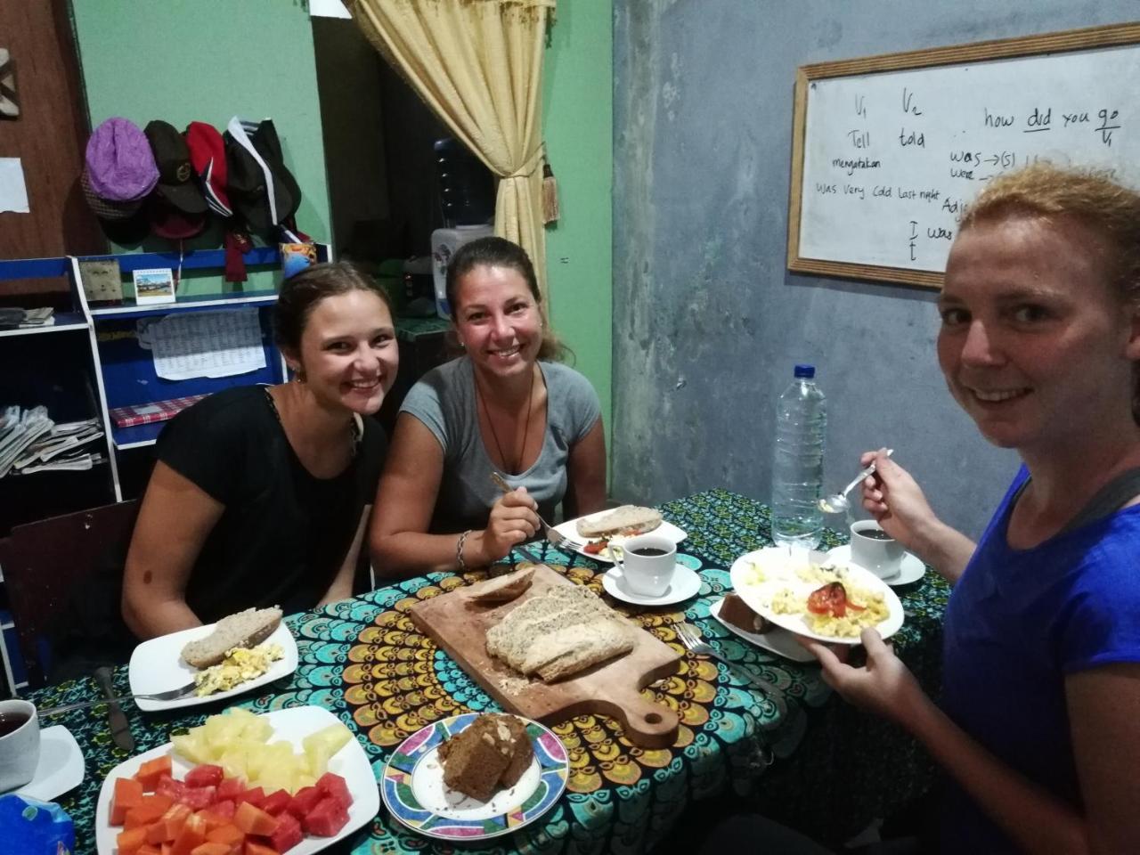 Smiley'S Homestay เบอราสตากี ภายนอก รูปภาพ