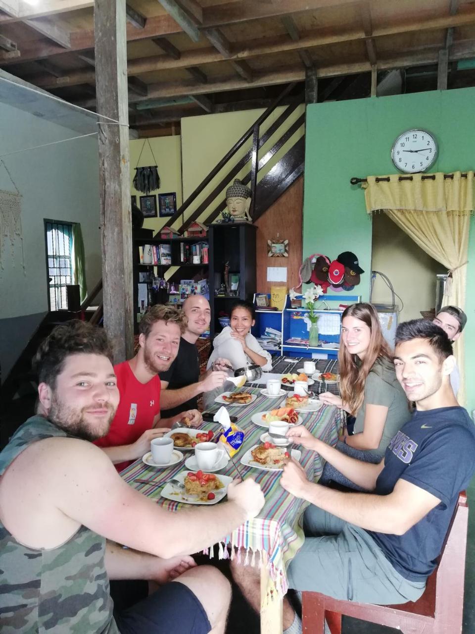 Smiley'S Homestay เบอราสตากี ภายนอก รูปภาพ